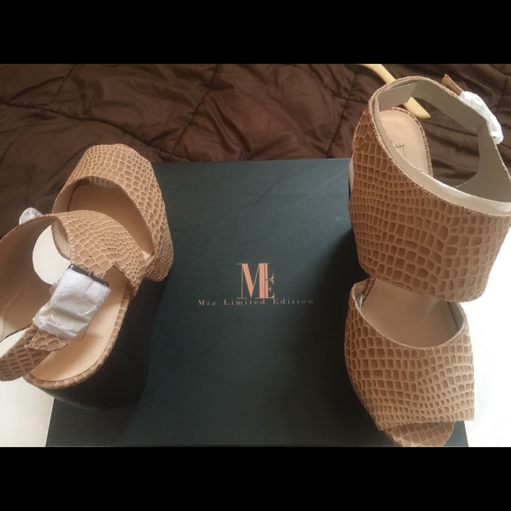 Brand new sandals